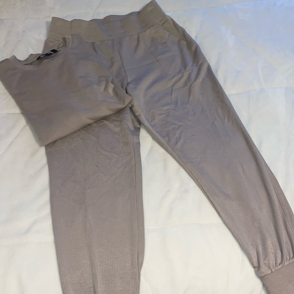 Size:  Medium W

Color: Beige/ Gray 

Condition: Good. Wore a few times
